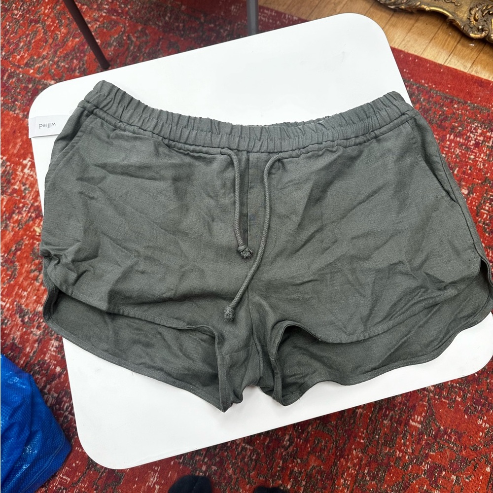 Wilfred Free linen blend Shorts NWT Size Large